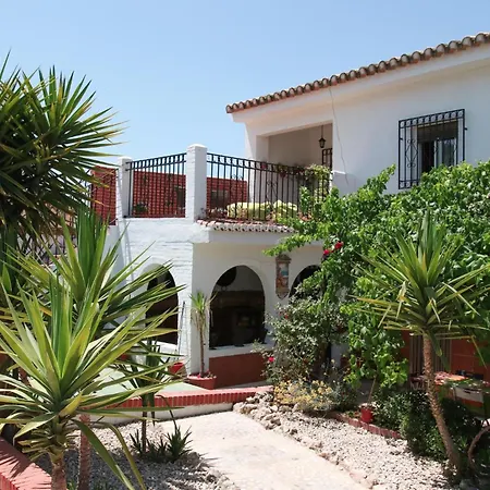 10 Bed Villa With Private Garden And Pool Cacin