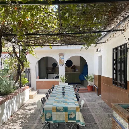 10 Bed Villa With Private Garden And Pool