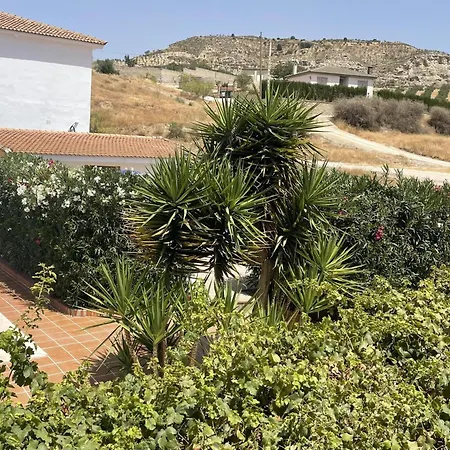 10 Bed Villa With Private Garden And Pool *