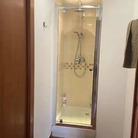 Lovely 10-bed With Private Pool & Garden